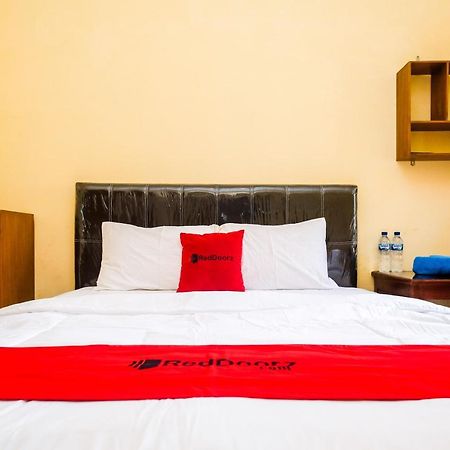 Reddoorz Syariah @ Griya Thamrin Manahan Solo Экстерьер фото
