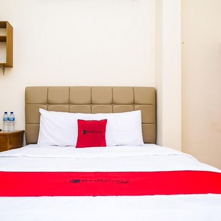 Reddoorz Syariah @ Griya Thamrin Manahan Solo Экстерьер фото