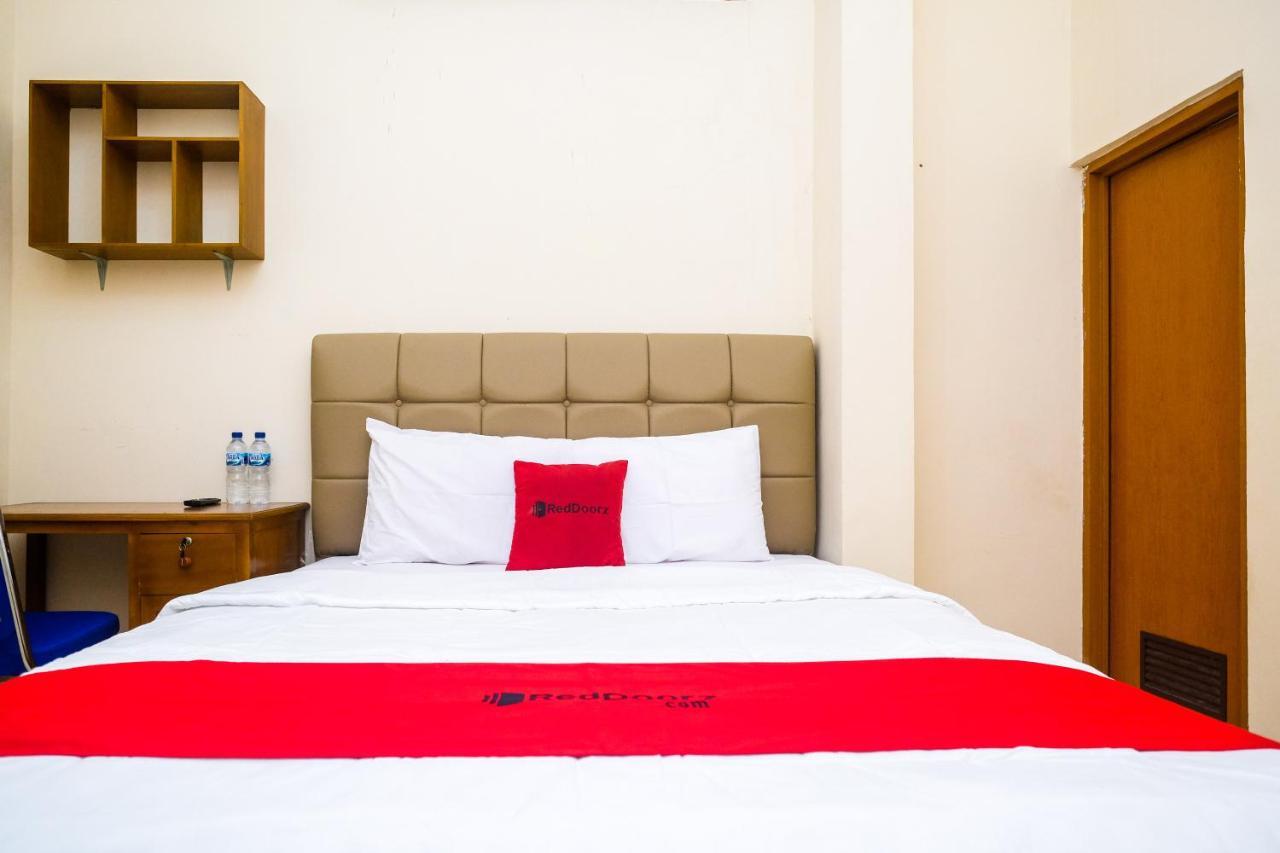 Reddoorz Syariah @ Griya Thamrin Manahan Solo Экстерьер фото