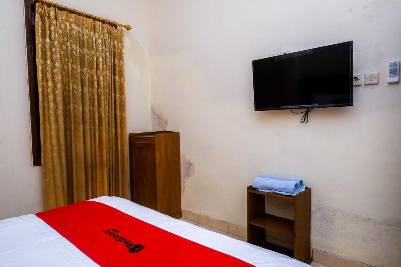Reddoorz Syariah @ Griya Thamrin Manahan Solo Экстерьер фото