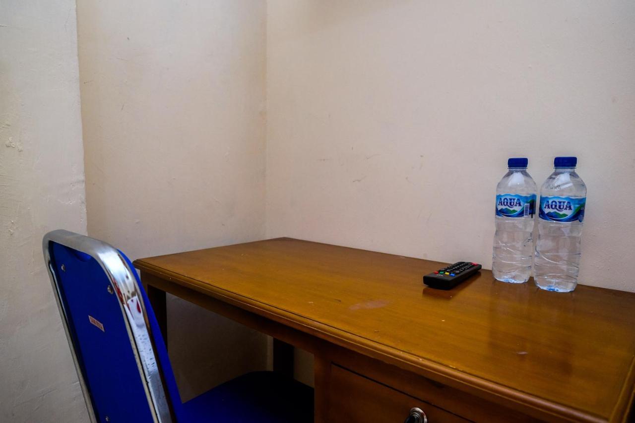 Reddoorz Syariah @ Griya Thamrin Manahan Solo Экстерьер фото